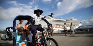 Crucero atracado en la terminal Amber Cove de Puerto Plata, República Dominicana