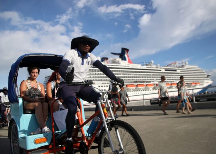 Crucero atracado en la terminal Amber Cove de Puerto Plata, República Dominicana