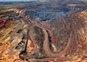 Funcionarios de República Dominicana y Estados Unidos durante la firma del acuerdo de cooperación en minerales críticos y tierras raras