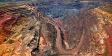 Funcionarios de República Dominicana y Estados Unidos durante la firma del acuerdo de cooperación en minerales críticos y tierras raras