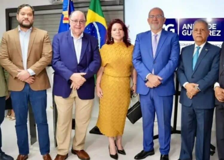 Representantes de la Cámara de Comercio Domínico-Brasileña durante acto por su 38 aniversario en Santo Domingo