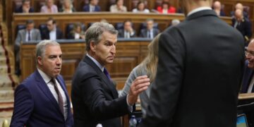 Hemiciclo del Congreso de los Diputados de España durante una sesión de votación sobre decretos de vivienda