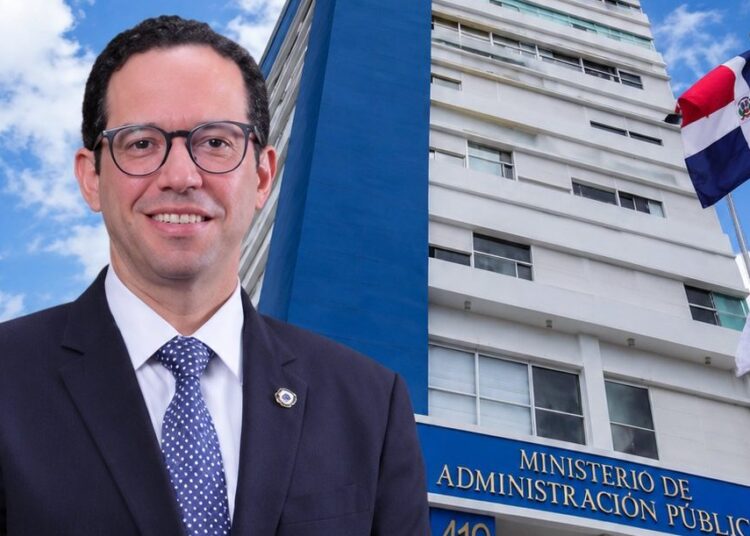 Ministro Sigmund Freund presenta el Decreto 714-26 sobre inversión digital del Estado dominicano