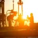 Surtidor de gasoil en una gasolinera de República Dominicana con precios en pesos dominicanos