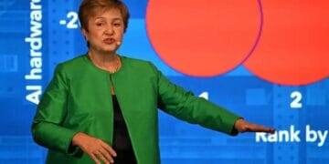 Kristalina Georgieva, directora gerente del FMI, habla en un foro económico internacional sobre inversión en inteligencia artificial