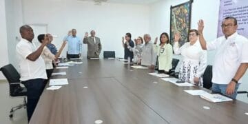 Ministro de Trabajo Eddy Olivares Ortega en sesión del Comité Nacional de Salarios, República Dominicana
