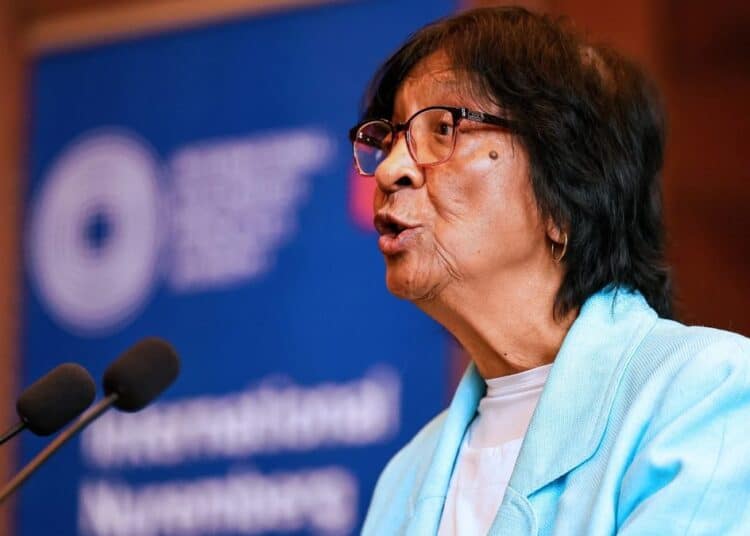 Navi Pillay, ganadora del Nobel de la Paz 2026, durante rueda de prensa en Núremberg, Alemania