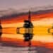 Plataforma petrolera en el mar con el precio del barril Brent superando los US$105 por tensiones en Oriente Medio