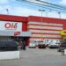Trabajadores de Supermercados Olé paralizados dentro de una sucursal en señal de protesta por falta de pago de bonificaciones