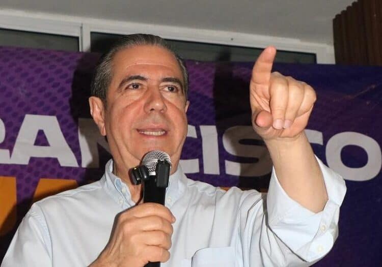 Francisco Javier García, precandidato presidencial del PLD, durante una declaración pública sobre su estrategia electoral digital para 2028