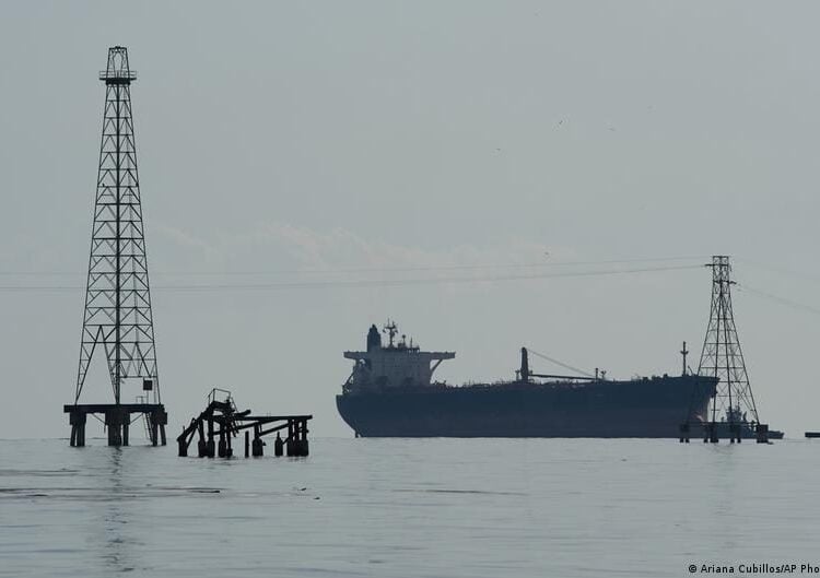 Ejecutivos petroleros internacionales reunidos en la Cumbre Internacional de Petróleo y Gas de Venezuela en Caracas