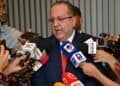 Ministro de Hacienda Magín Díaz habla con periodistas sobre subsidios a combustibles en República Dominicana
