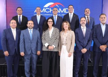 Almuerzo Regional de AMCHAMDR en Santiago con presentación del fondo de inversión educativa FICDERD I de INICIA