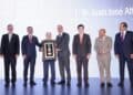 Julio Virgilio Brache pronuncia su discurso ante Luis Abinader en los Galardones Industriales 2026 en Santo Domingo