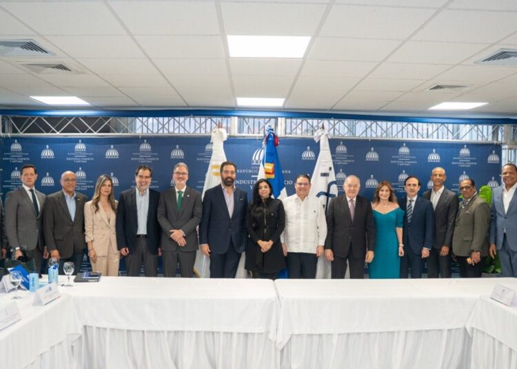 Mario Pujols, vicepresidente ejecutivo de la AIRD, en reunión del Consejo Interinstitucional Público-Privado contra el comercio ilícito