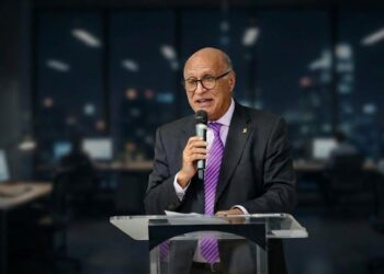 Ángelo Viro, presidente de la ANEIH, durante encuentro empresarial sobre el nuevo Código Penal dominicano