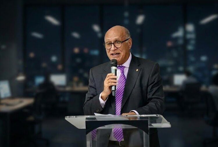 Ángelo Viro, presidente de la ANEIH, durante encuentro empresarial sobre el nuevo Código Penal dominicano