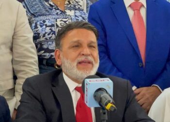 Iván García, presidente de la Federación Dominicana de Comerciantes, durante el desayuno de gala por el 52 aniversario de la FDC