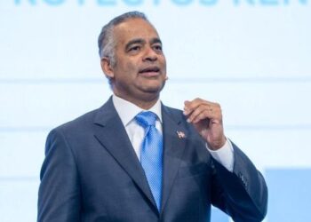 Ministro Joel Santos hablando sobre el crecimiento del sector minero en República Dominicana en octubre de 2026