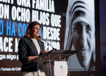 Vicepresidenta Raquel Peña habla en conferencia sobre reducción de la pobreza en República Dominicana, octubre 2026