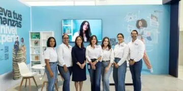 Stand de la Superintendencia de Bancos en la Feria Internacional del Libro Santo Domingo 2026, pabellón gubernamental