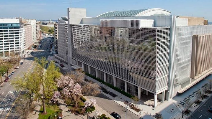 Reunión entre autoridades dominicanas y representantes del Banco Mundial para revisar cartera de proyectos de inversión