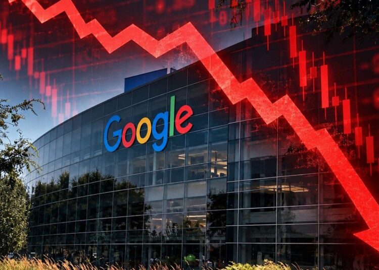 Pantalla con el logo de Alphabet y gráfica de caída en el precio de sus acciones en Wall Street