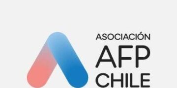 Edificio de una administradora de fondos de pensiones AFP en Santiago de Chile con letrero institucional visible