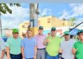 Luis Hernández, dirigente de la Fuerza del Pueblo, habla durante jornada de afiliación en Santo Domingo Este