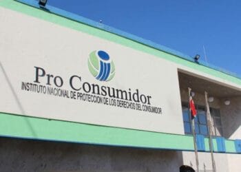 Director ejecutivo de Pro Consumidor, Eddy Alcántara, durante presentación de resultados de conciliaciones en República Dominicana