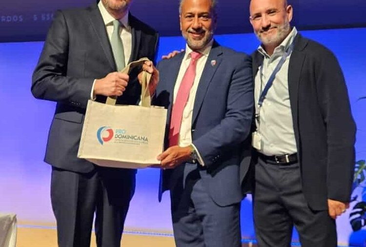 Representantes de ProDominicana y Accor en el Americas Investment Forum 2026 celebrado en Santo Domingo