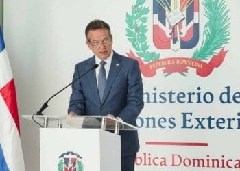Fachada del Ministerio de Exteriores de República Dominicana, institución que desmintió el mensaje falso atribuido a Bukele