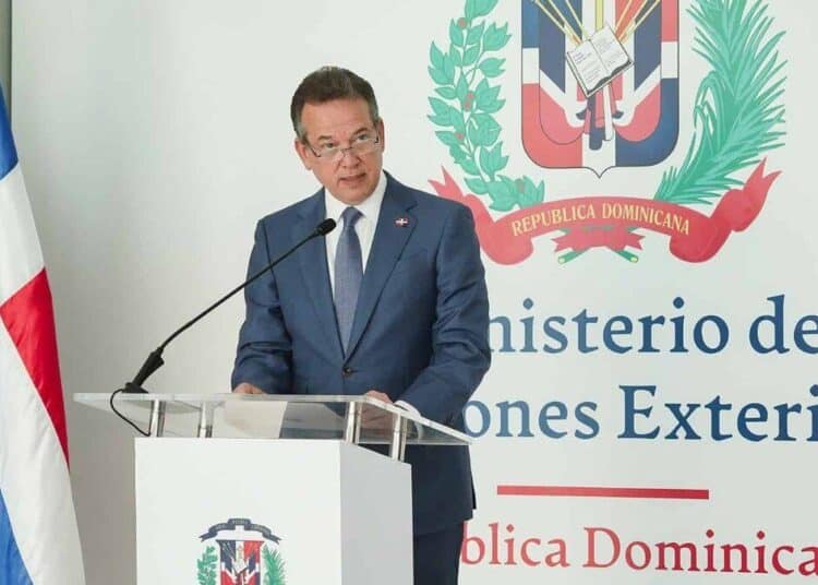 Fachada del Ministerio de Exteriores de República Dominicana, institución que desmintió el mensaje falso atribuido a Bukele