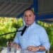Sacos de cacao dominicano listos para exportación en instalaciones agrícolas de República Dominicana