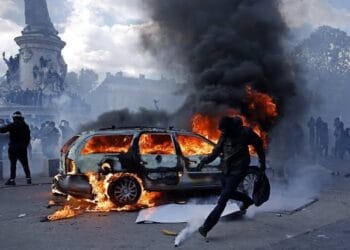Destacada,Bruno Retailleau, líder de Los Republicanos de Francia, exige a Macron decretar el estado de emergencia tras disturbios