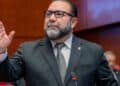 Senador Ramón Rogelio Genao en su curul en el Senado de la República Dominicana