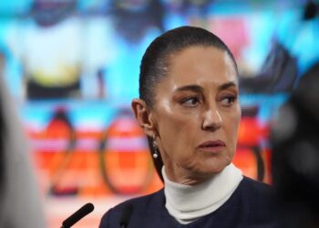 Presidenta Claudia Sheinbaum durante conferencia de prensa en Palacio Nacional de México