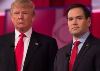 Trump y Rubio en un puerto de Texas junto a un buque tanquero con el primer cargamento de petróleo venezolano bajo el acuerdo de agosto de 2026