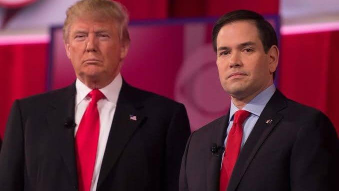 Trump y Rubio en un puerto de Texas junto a un buque tanquero con el primer cargamento de petróleo venezolano bajo el acuerdo de agosto de 2026
