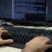 Pantalla de código PHP en servidor con alerta de ciberseguridad activada por vulnerabilidad crítica PHP2Shell
